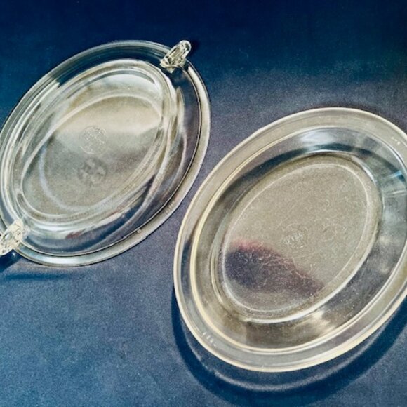 Antique Pyrex Small Oval Covered Casserole 1.5 Quart - First Back stamp Logo - Picture 4 of 13